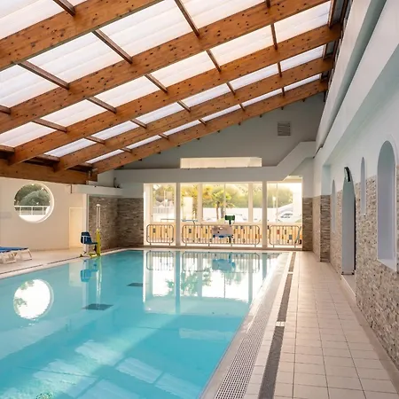 Ideal A Avec Piscine Holiday home Saint-Jean-de-Monts