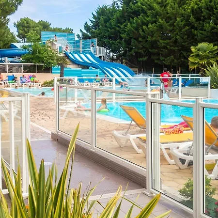 Ideal A Avec Piscine Holiday home Saint-Jean-de-Monts