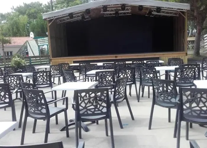 Сasa de vacaciones Idéal à Avec Piscine